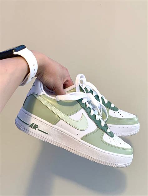 groene ‘ Nike Air Force 1 .